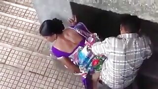 सिझलिंग कर्ली बेब किम्बर डे शक्तिशाली व्हायब्रेटरसह एकल हस्तमैथुन करते