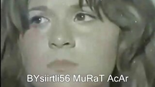 टॅटू केलेल्या डुडला ब्लोजॉब आणि हँडजॉब स्लटी लूटी श्यामला करतो